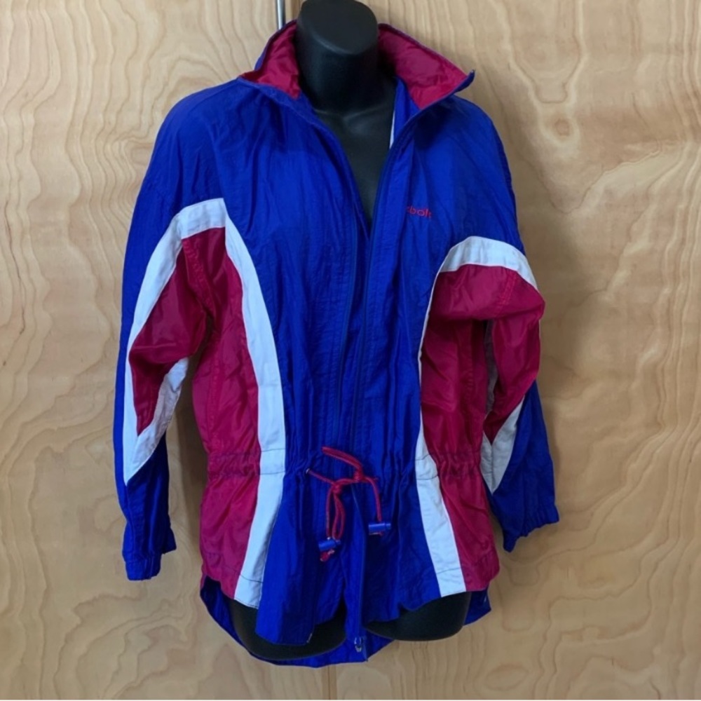 Reebok sport jacket hoodie front zip nylon two
pockets size S